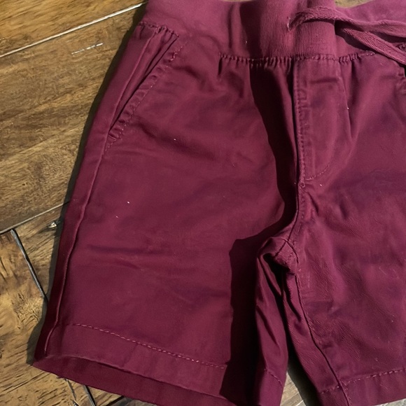 Gap Shorts NEW - Picture 7 of 7